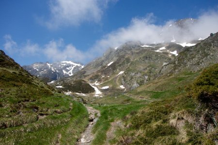 Vue à l’entrée du Parc National des Pyrénées (peu après la cascade d’Ilhéou)