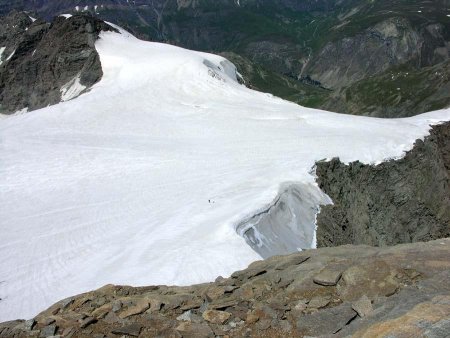Vue sur le glacier, le col et le dôme du Grand Fond