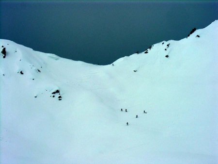Les skieurs à l’approche du col 