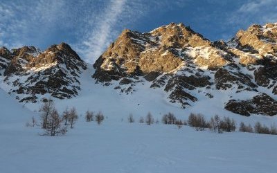 Le Pain De Sucre Du Queyras 3208m A La Frontale Au Depart Du Sommet Du Col Agnel Randonnee Queyras