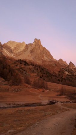 La pointe des cerces depuis la vallée de la clarée