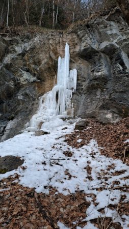 Il subsiste quelques cascades de glace 