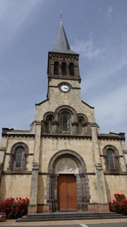 Église de Saint-Just-d’Avray.