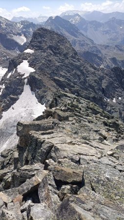 Arête étroite et aérienne à proximité du Grand Assaly