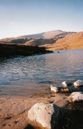 Loch Neldricken et le sommet du Merrick