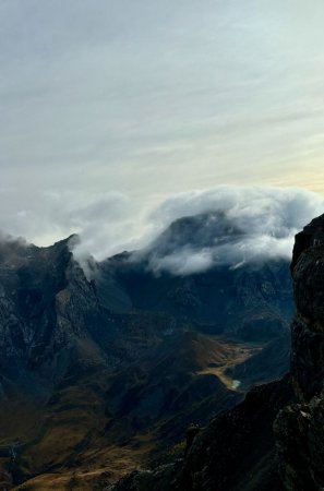 Au loin, le lac du Vallonnet Supérieur et le lac de Plate Lombarde