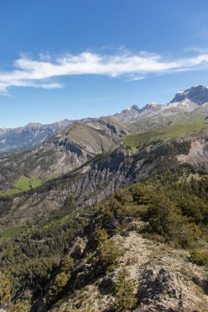 Regard arrière sur la crête