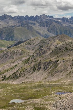 Le Ténibre et la crête de la Blanche dans la continuité de celle de Rougne