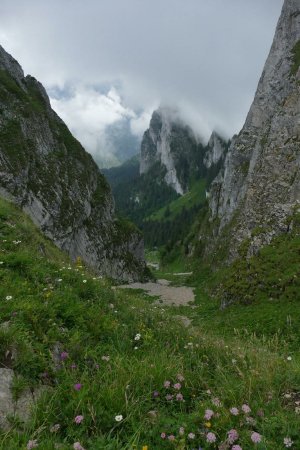 Les à-pics de la face nord