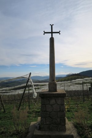 Croix au dessus de Mazenod