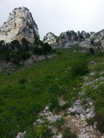 Début du sentier qui mène dans le couloir