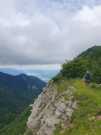 Ligne de crête avec vue sur le lac du Bourget