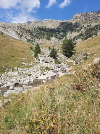 Pique-nique les pieds dans l’eau