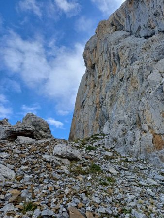 Pied de la Petite Séolane 