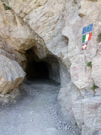 Sortie du tunnel de la Traversette côté Italien.