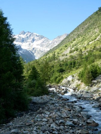 Traversée du torrent de Navette.