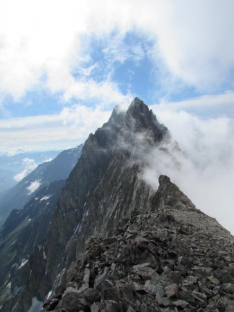 Arrivée sur la crête et pic de Bonvoisin