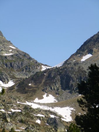 Vue sur le Porteille des Bésines depuis le refuge