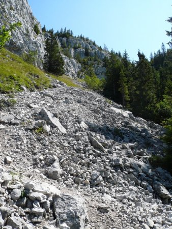 Début de la montée dans la faille.