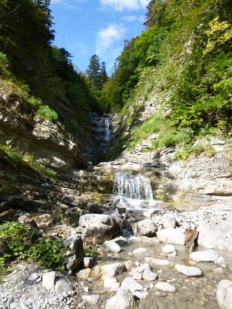 La cascade, une fois redescendu dans le vallon de la Jarjatte.