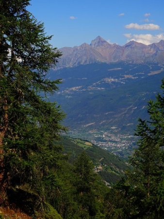 La vallée d’Aoste et le Mont Emilius.