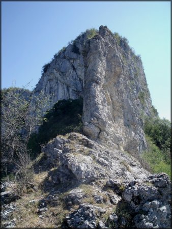 Extrème nord de la Montagne de l’Arp vue de l’arête au-dessus du Pas de la Fenêtre.