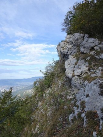 Sur la crête au-dessus des trois colonnes