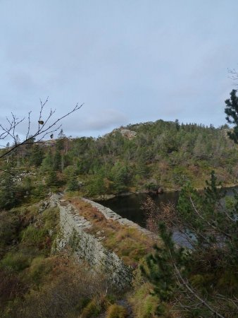 Le même lac mais d’un autre point de vue