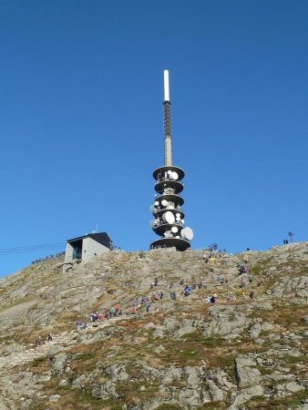 L’affluence des jours de beau temps à l’arrivée à la gare de téléphérique de Ulriken