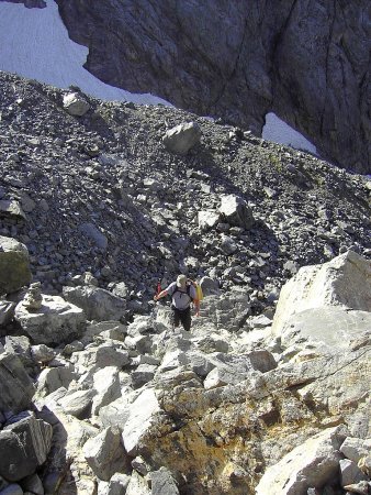 Dans le vallon très minéral de Roche Fendue