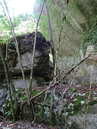 Les rochers au-dessus de Montoux