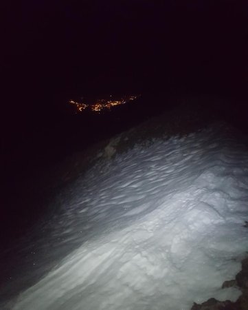 6h35 : encore de beaux névés sur l’arête.