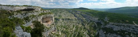 la vue s’élargit vers le Cire