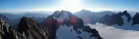 Panorama de la Pointe Xavier Blanc : Pointe Louise et glacier Blanc.