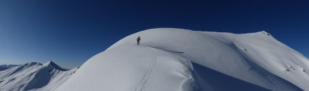 Montée à la crête E de l’antécime du Chevalier.