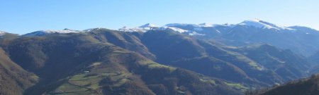 Panorama vers le sud-est (Astobizkar, Txangoa, Leizar Atheka). .