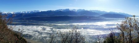 Les brumes matinales se déchirent.