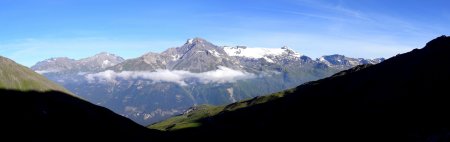 Panorama au début de l’ascension de l’arête..