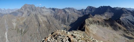 Au sommet de la Montagne de Cédéra. Vers le NE.