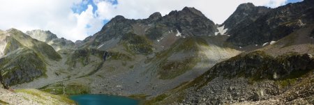 Vue arrière en montant au lac de la Folle