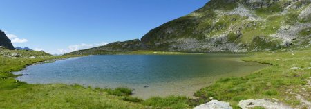 Le Lac Chamen (2451m).