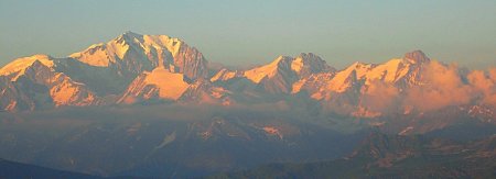 Du signal de Bisane, coucher de Soleil sur le mont Blanc.