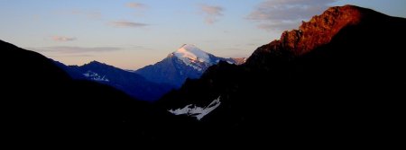 Lever de Soleil sur la Pointe de Charbonnel.