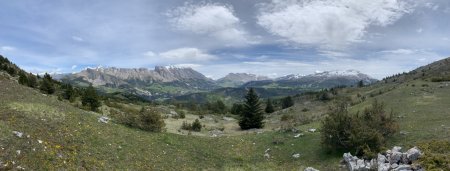 Panoramique des Écrins au Plateau de Bure.