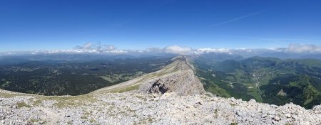 Au-dessus du reste du Vercors