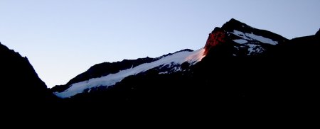 Aurore sur l’Ouille d’Arbéron et Glacier d’Arnès.