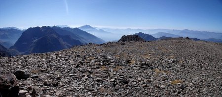 Du sommet du Taillefer, vers le sud, le Grand Armet l’Obiou Grand Veymont