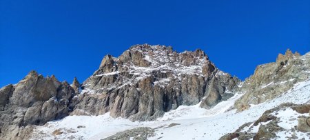 Pic Sans Nom (3913 m) vue de la Bosse Sialouze (3229 m)