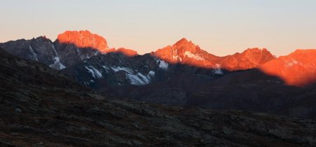 Le Péouvou et la Roche Noire s’enflamment !