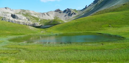 Le Petit lac Escur.